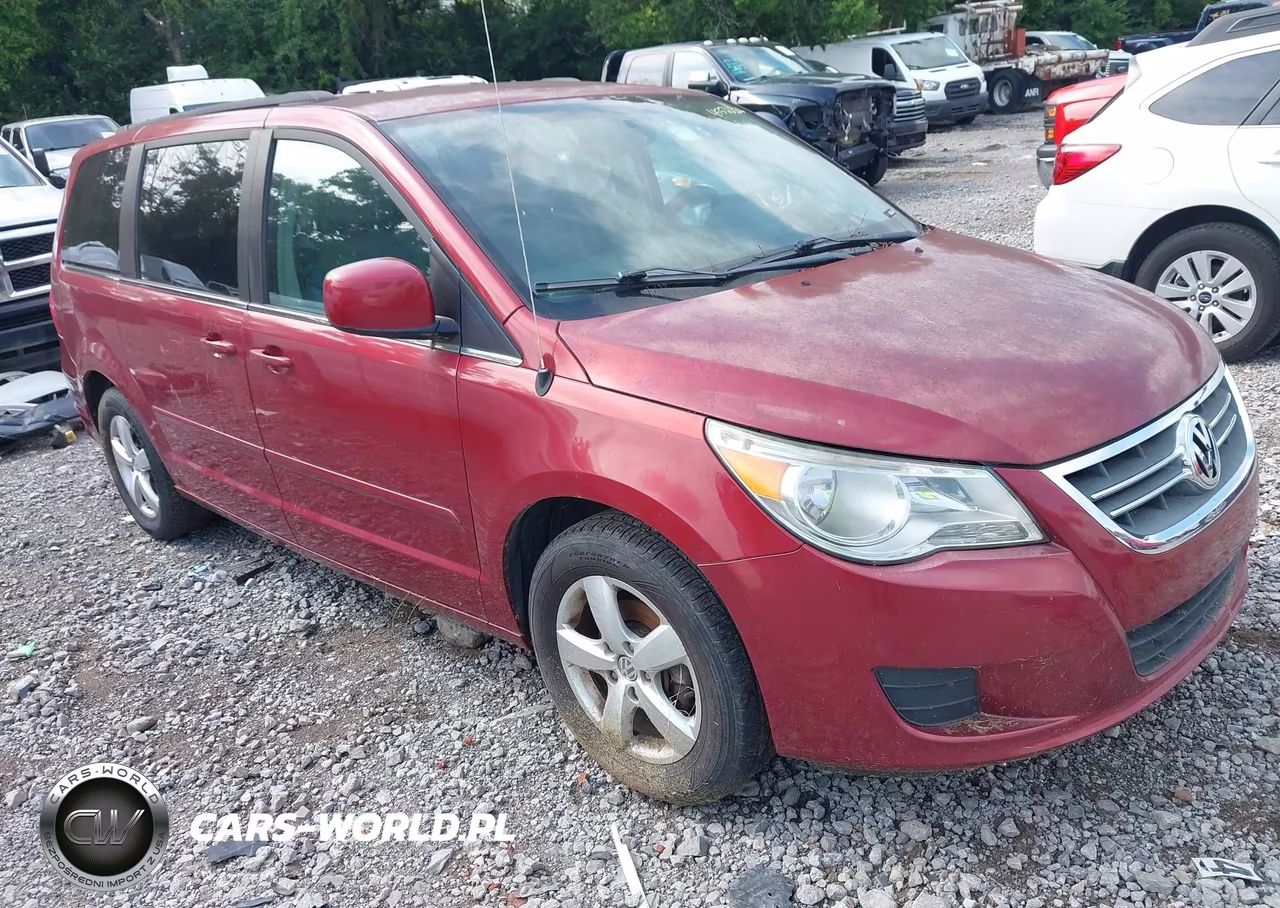 2011 Volkswagen Routan Se