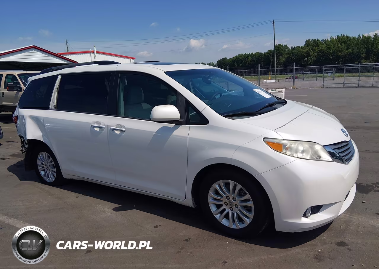 2016 Toyota Sienna Xle 8 Passenger – zdjęcie 1 z 16