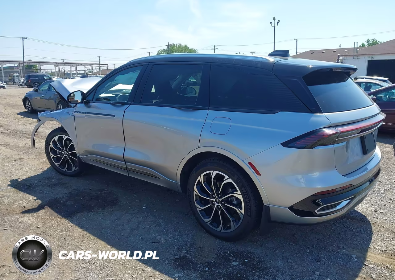 2025 Lincoln Nautilus Reserve VIN:5LMPJ8KA0SJ905148 - 3