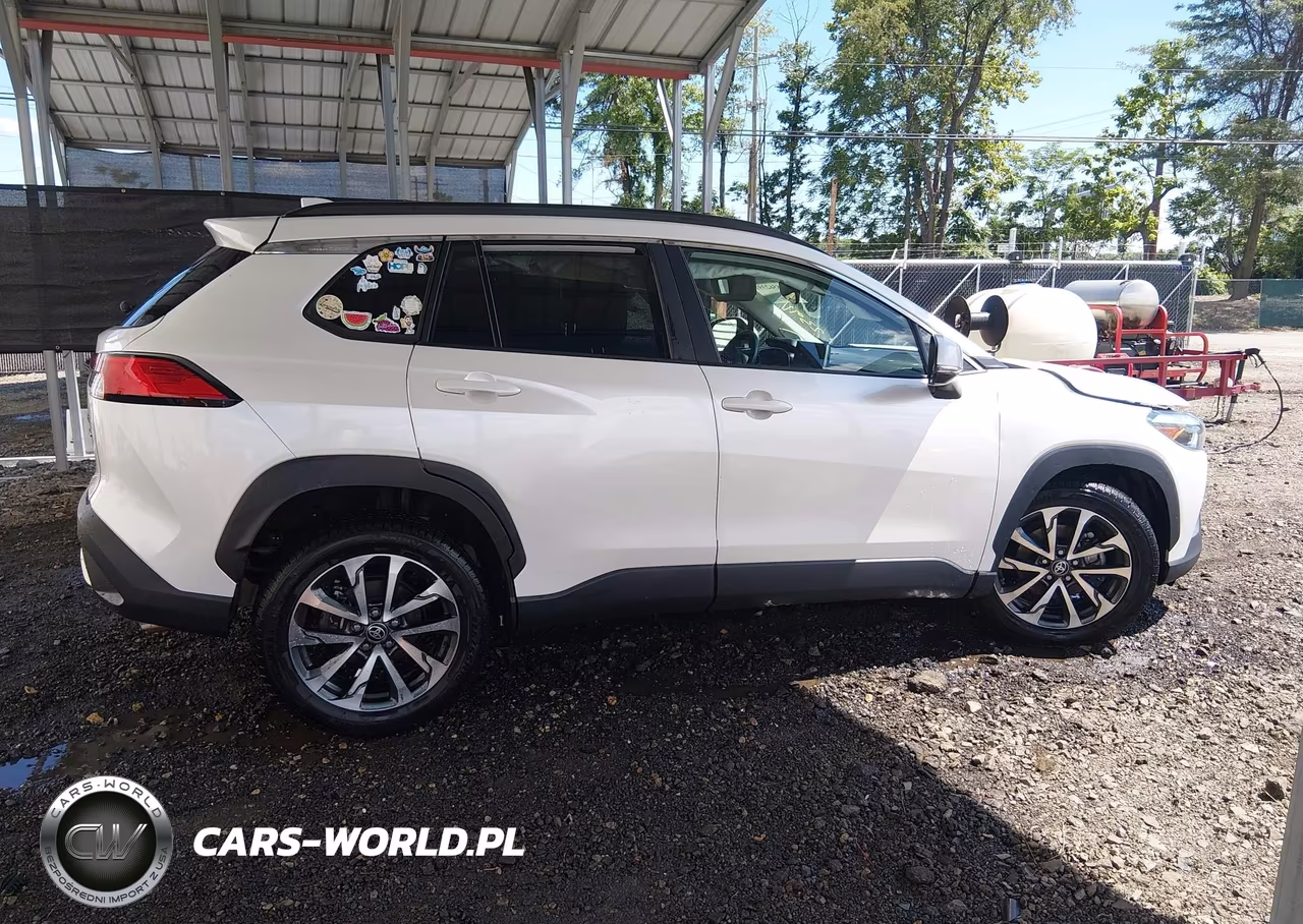 2023 Toyota Corolla Cross Xle VIN:7MUDAABG4PV049083 - 14