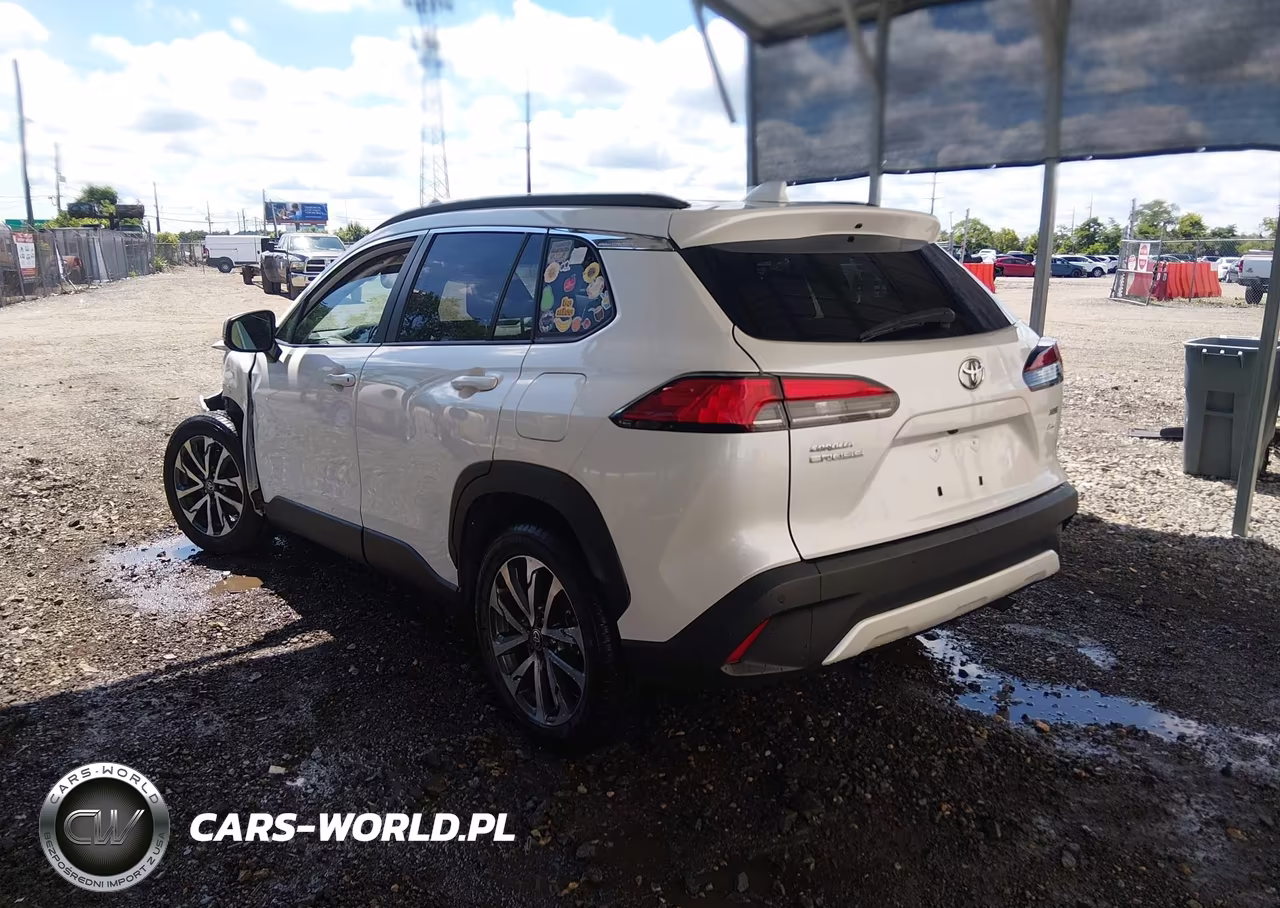 2023 Toyota Corolla Cross Xle VIN:7MUDAABG4PV049083 - 3