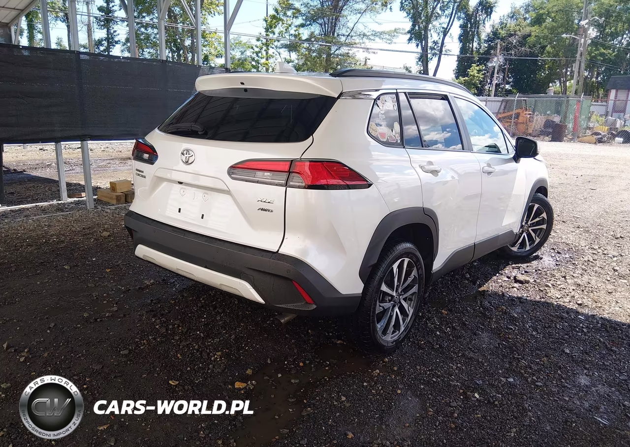2023 Toyota Corolla Cross Xle VIN:7MUDAABG4PV049083 - 4