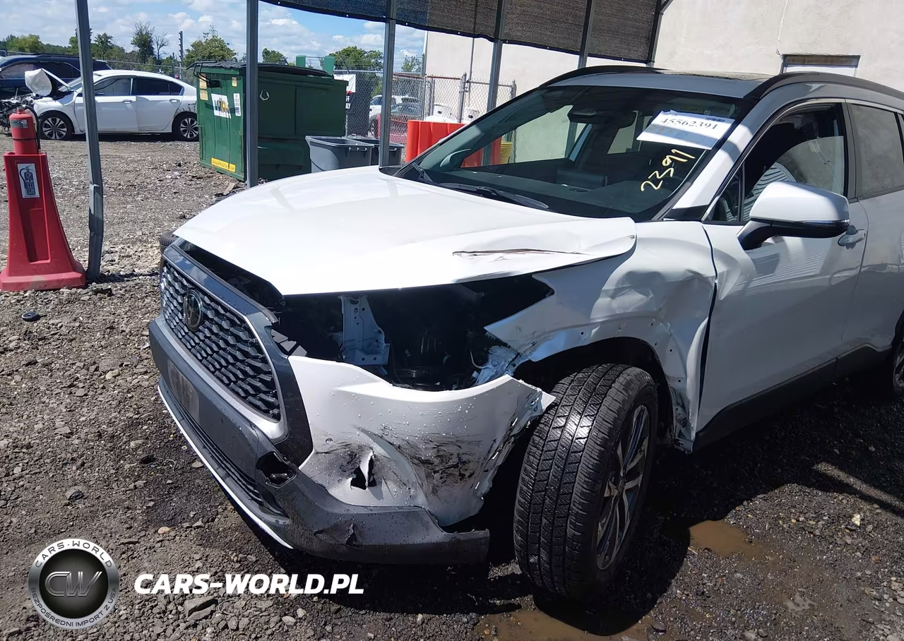 2023 Toyota Corolla Cross Xle VIN:7MUDAABG4PV049083 - 6