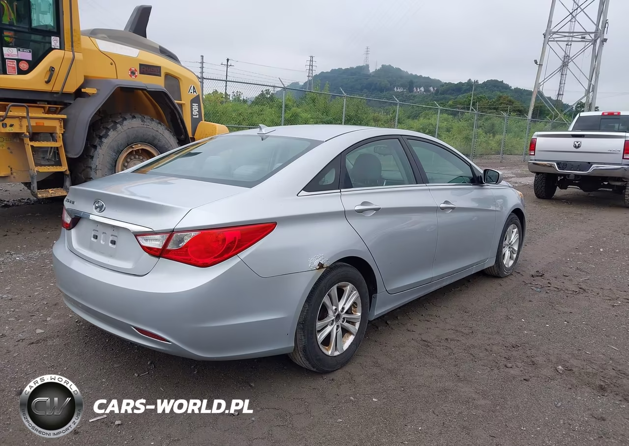 2013 Hyundai Sonata Gls VIN:5NPEB4AC0DH765329 - 4