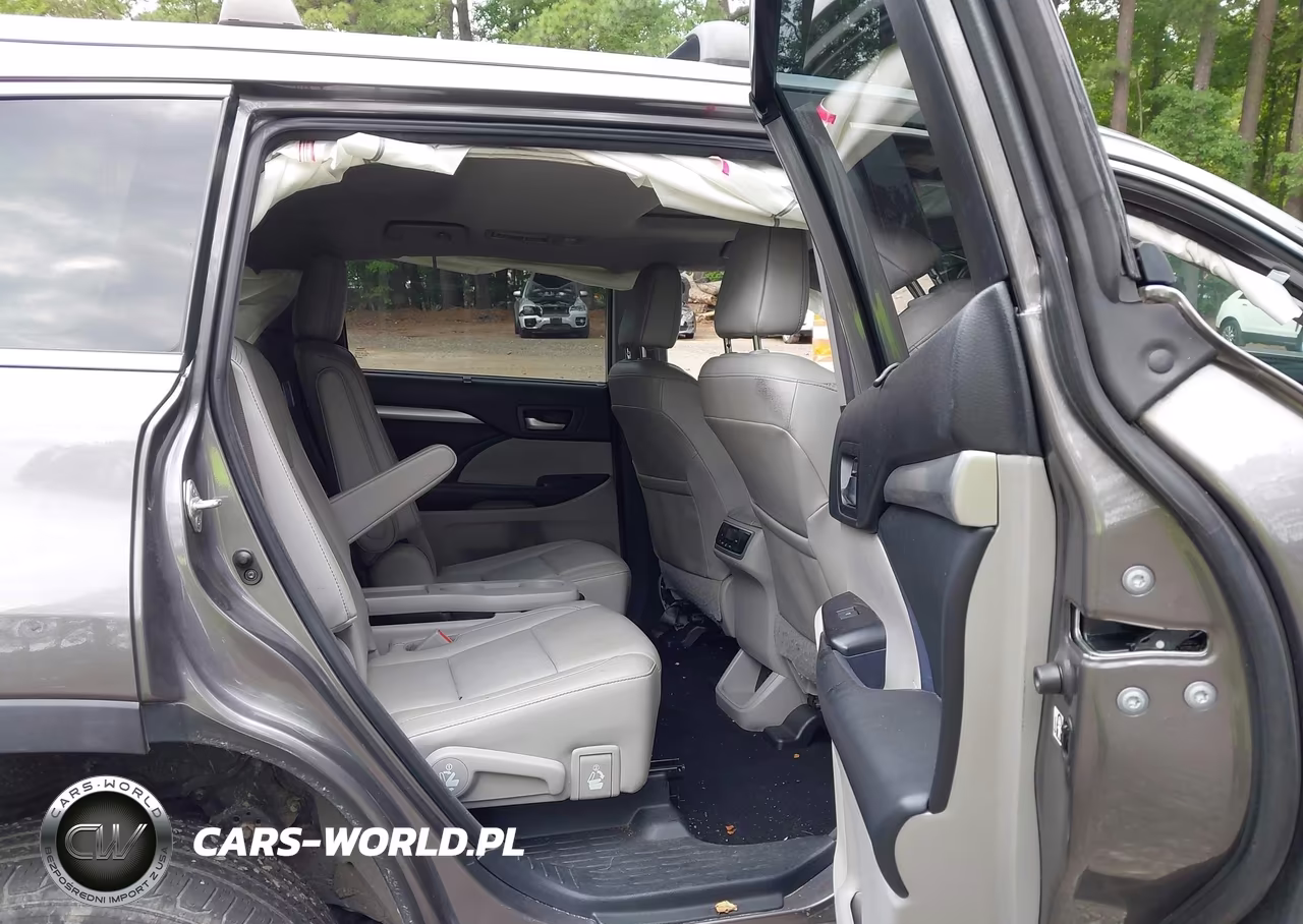 2018 Toyota Highlander Xle VIN:5TDJZRFH6JS851133 - 8