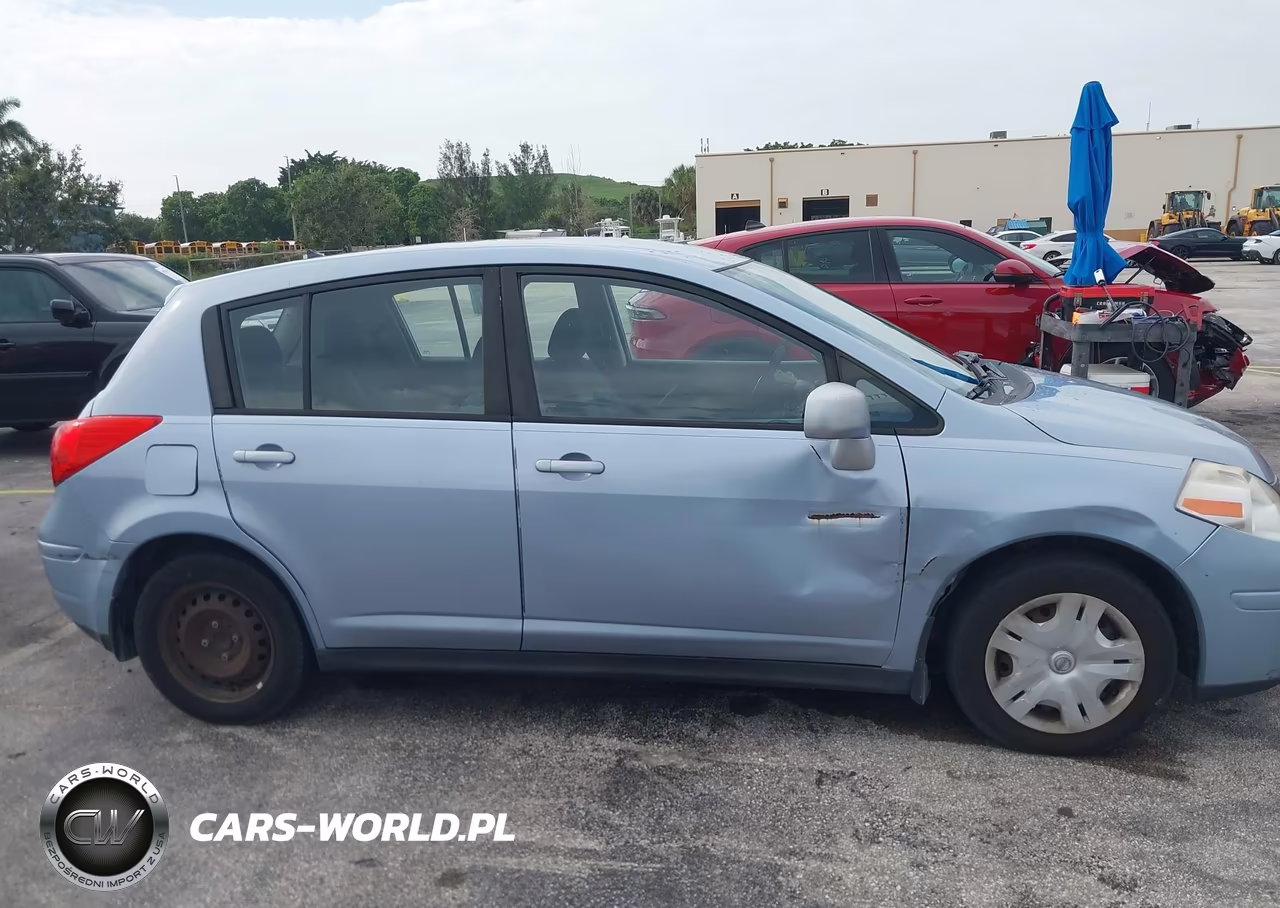2011 Nissan Versa 1.8S VIN:3N1BC1CP9BL492311 - 6