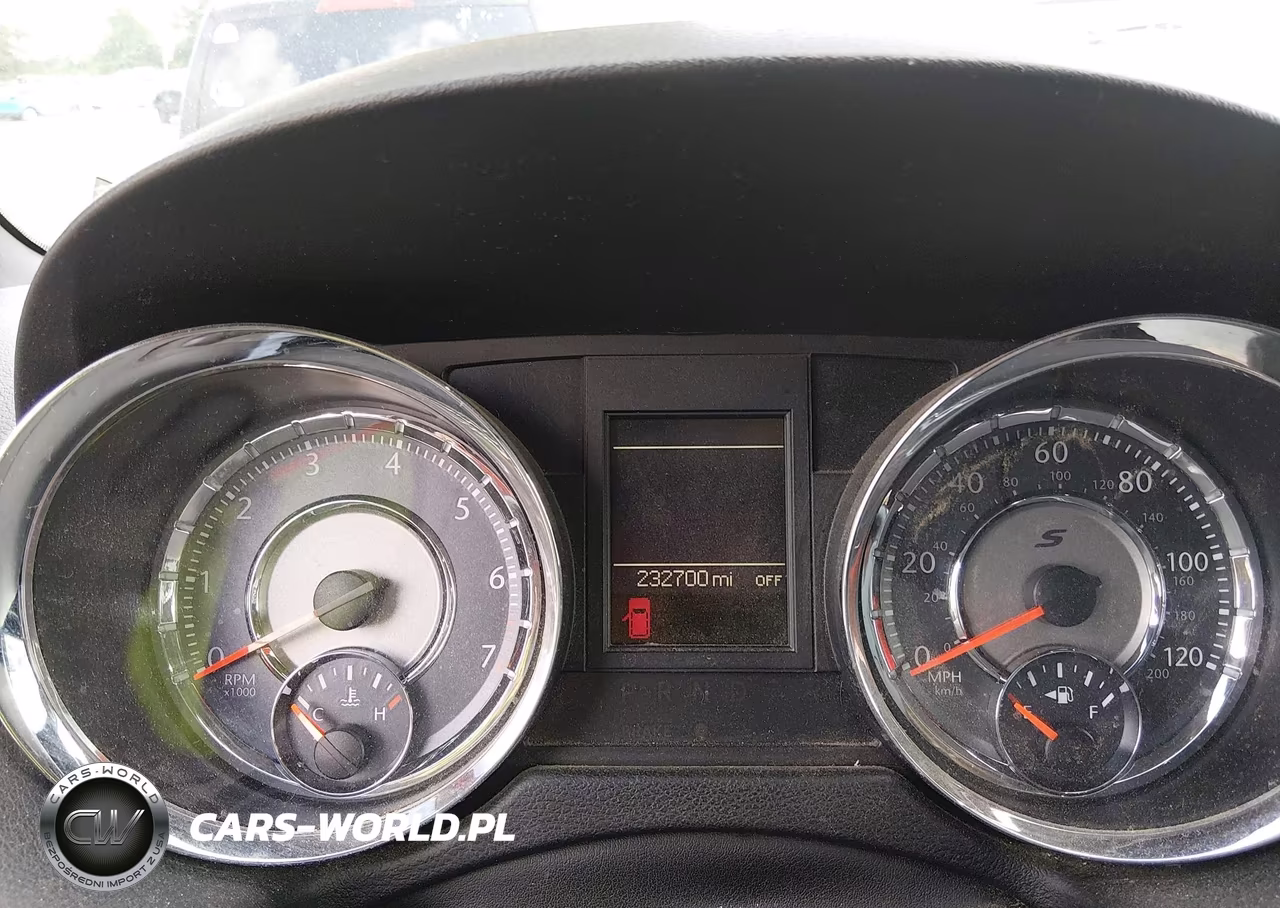 2015 Chrysler Town & Country S VIN:2C4RC1HG4FR529486 - 7