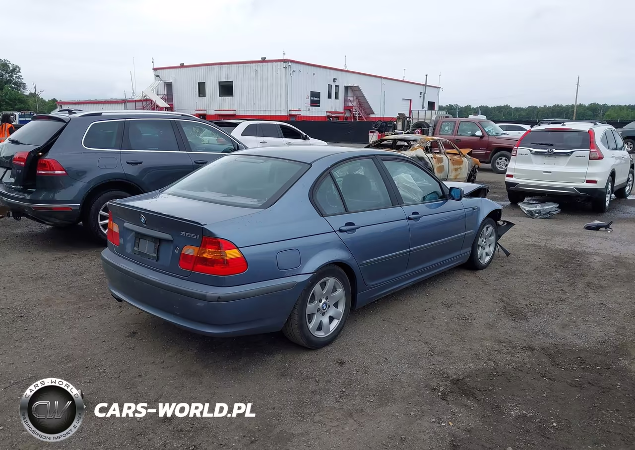 2002 BMW 3 Series 325I VIN:WBAEV33402KL67279 - 4