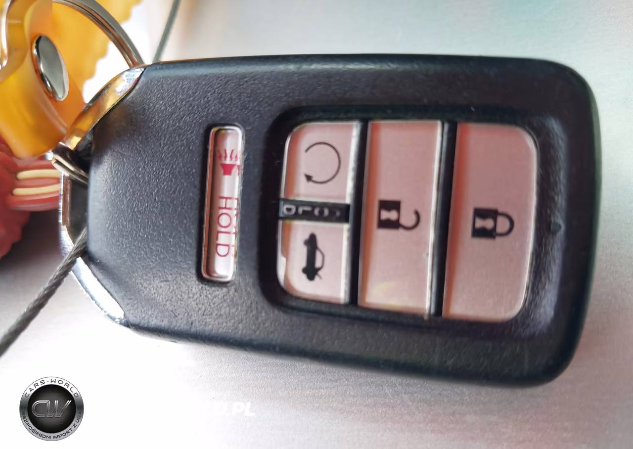 2018 Honda Accord Touring VIN:1HGCV1F9XJA030484 - 11