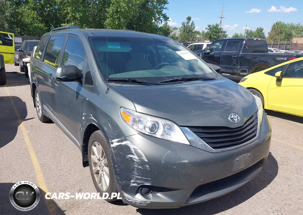 2013 Toyota Sienna Le 7 Passenger