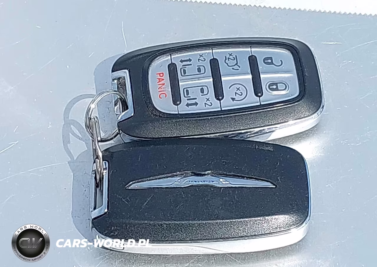 2018 Chrysler Pacifica Limited VIN:2C4RC1GGXJR226352 - 11
