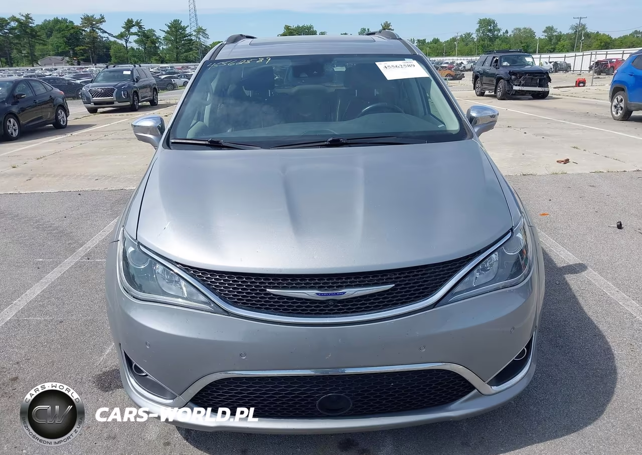 2018 Chrysler Pacifica Limited VIN:2C4RC1GGXJR226352 - 12
