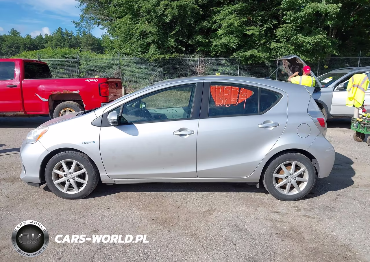 2012 Toyota Prius C Four VIN:JTDKDTB33C1014463 - 12