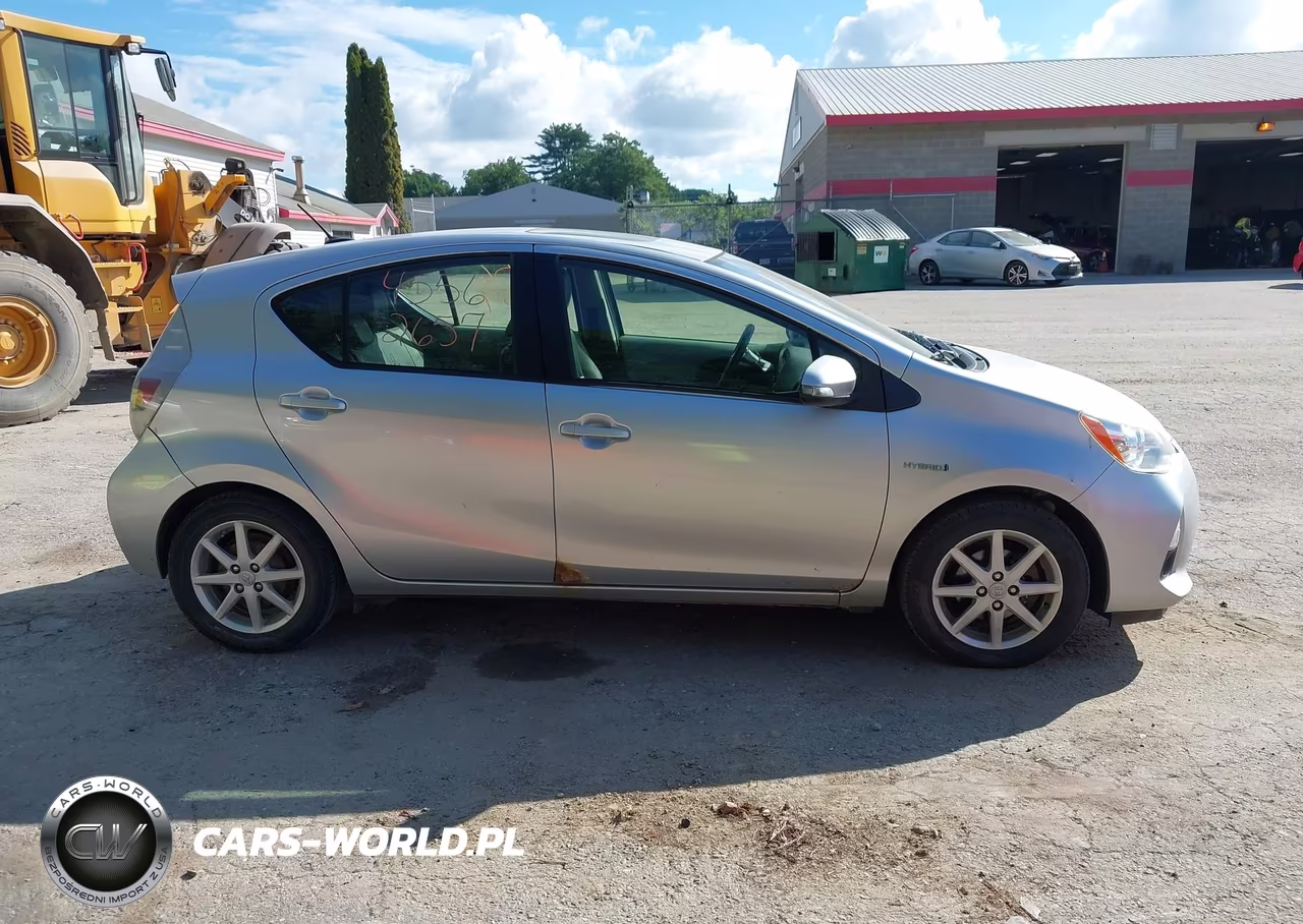 2012 Toyota Prius C Four VIN:JTDKDTB33C1014463 - 14