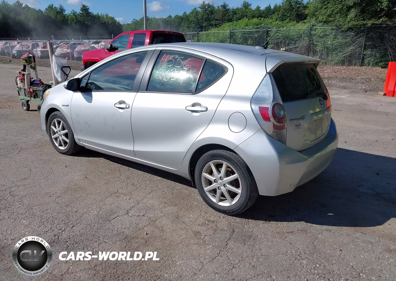 2012 Toyota Prius C Four VIN:JTDKDTB33C1014463 - 3