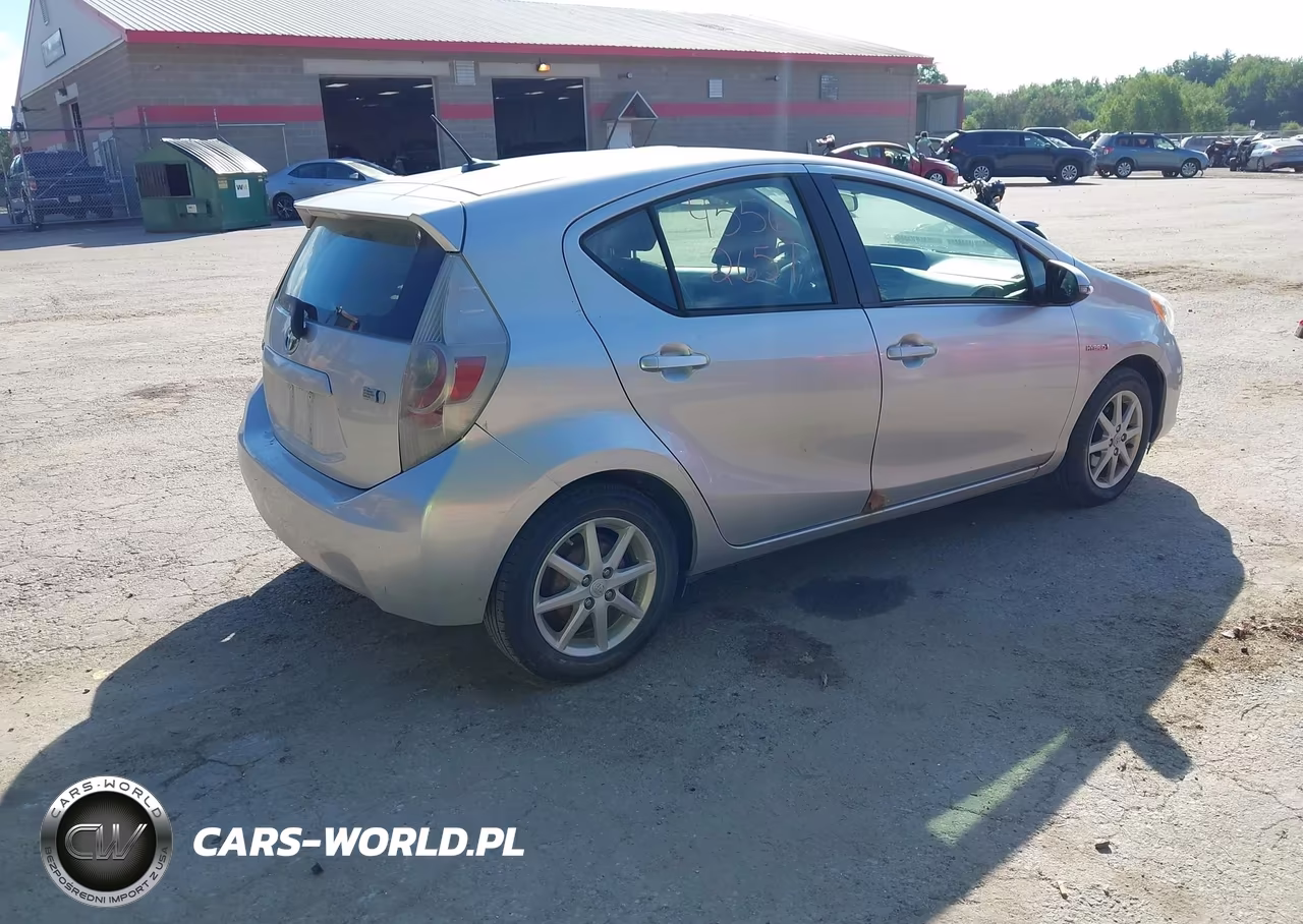 2012 Toyota Prius C Four VIN:JTDKDTB33C1014463 - 4