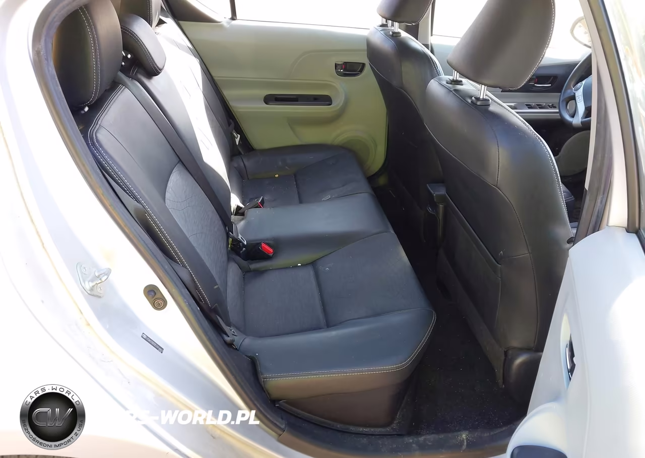 2012 Toyota Prius C Four VIN:JTDKDTB33C1014463 - 8