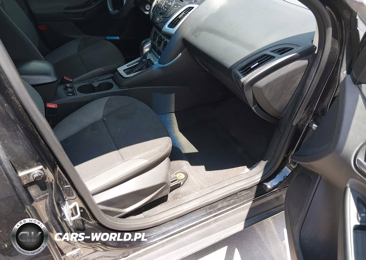 2014 Ford Focus Se VIN:1FADP3F28EL186695 - 5