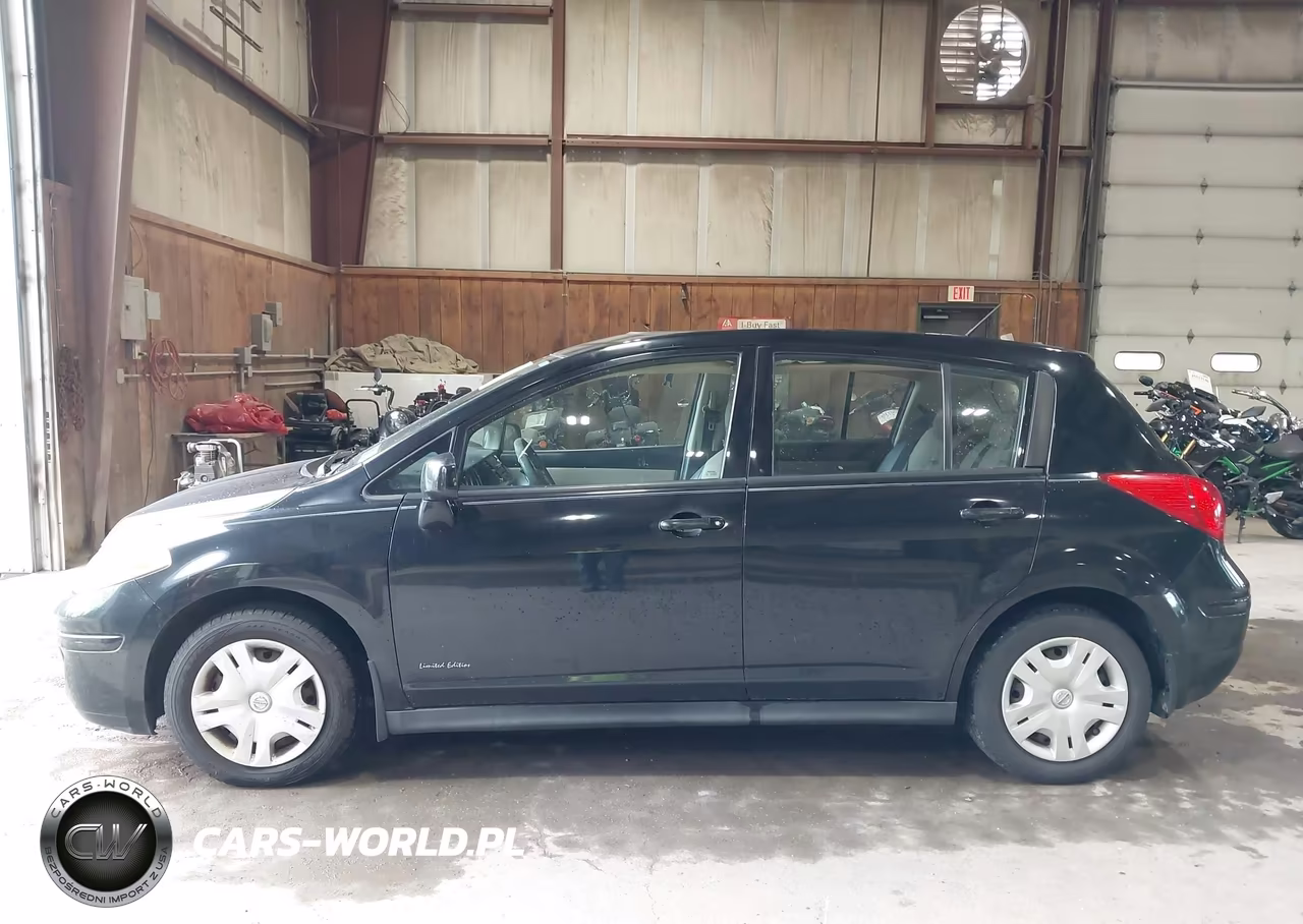 2010 Nissan Versa 1.8S VIN:3N1BC1CPXAL374282 - 14