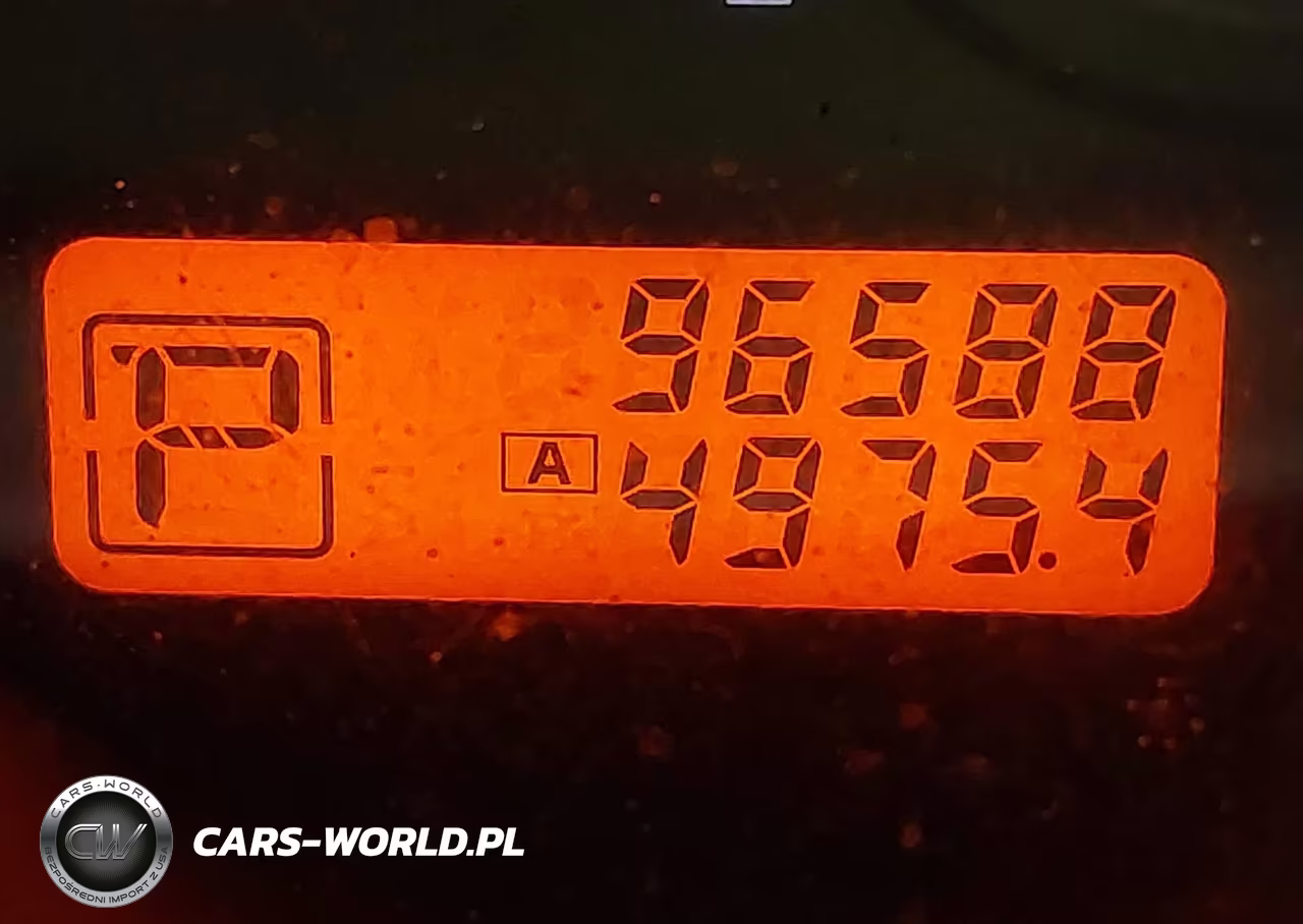 2010 Nissan Versa 1.8S VIN:3N1BC1CPXAL374282 - 15