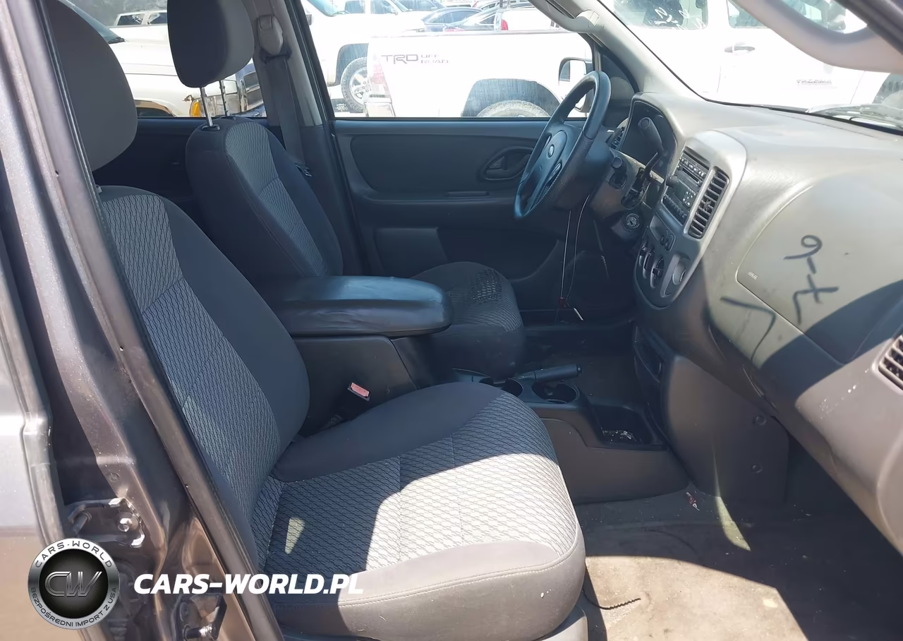 2004 Ford Escape Xlt VIN:1FMYU93164KA98571 - 5