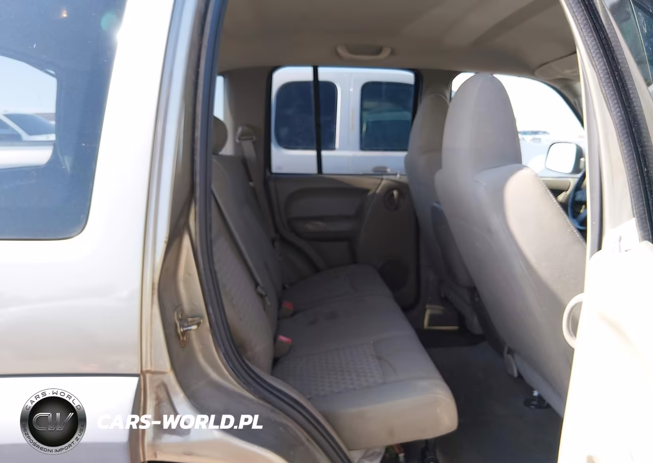 2005 Jeep Liberty Sport VIN:1J4GK48K55W710547 - 8