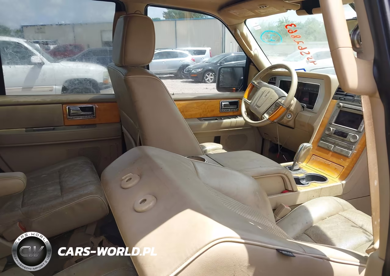 2007 Lincoln Navigator Ultimate VIN:5LMFU27547LJ20199 - 8
