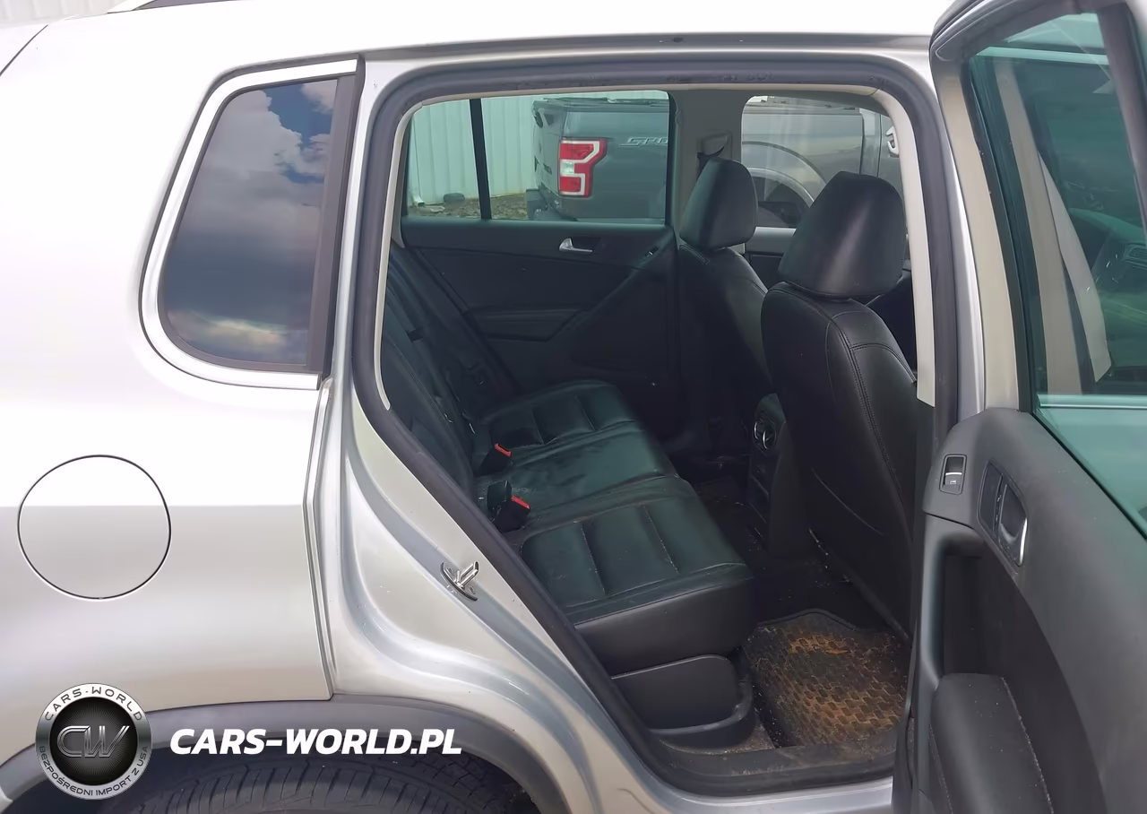 2017 Volkswagen Tiguan 2.0T Sport VIN:WVGTV7AX2HK008065 - 8