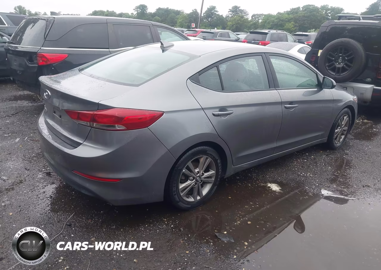 2018 Hyundai Elantra Sel VIN:5NPD84LF3JH291177 - 4