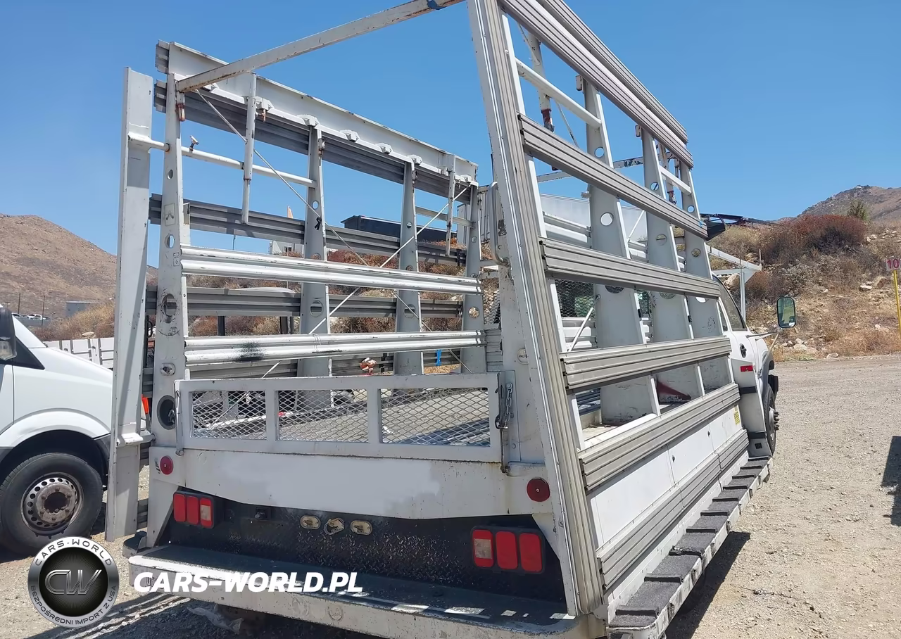 2001 Chevrolet Silverado 3500 Chassis VIN:1GBJC39U51F113092 - 4