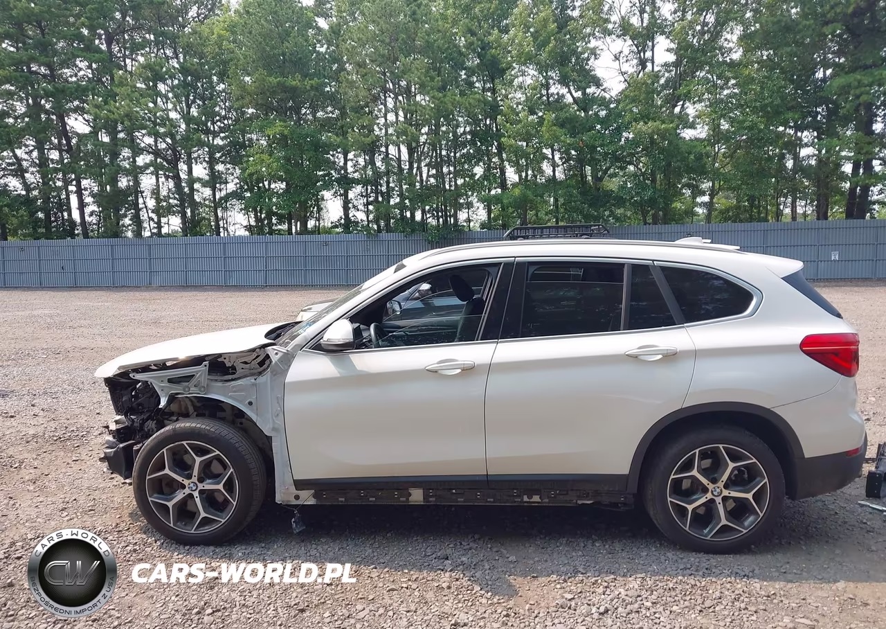 2018 BMW X1 xDrive28I VIN:WBXHT3C31J5L34241 - 14