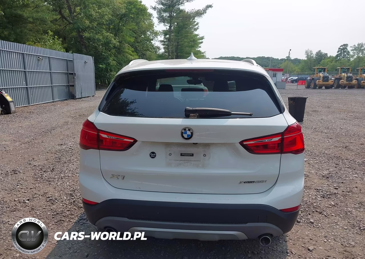 2018 BMW X1 xDrive28I VIN:WBXHT3C31J5L34241 - 16