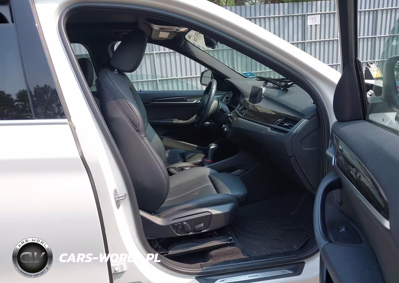 2018 BMW X1 xDrive28I VIN:WBXHT3C31J5L34241 - 5