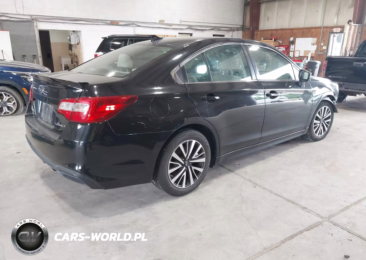 2018 Subaru Legacy 2.5I Premium VIN:4S3BNAD69J3030368 - 4