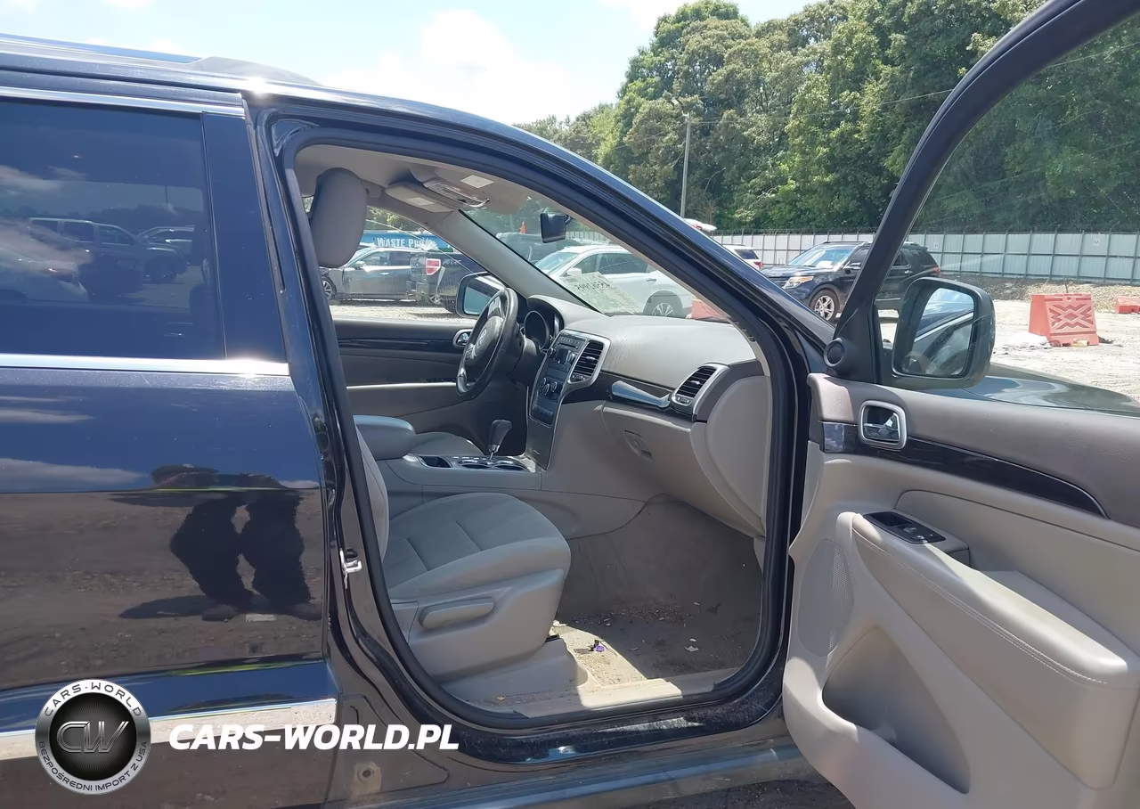 2011 Jeep Grand Cherokee Laredo VIN:1J4RS4GG9BC574720 - 5