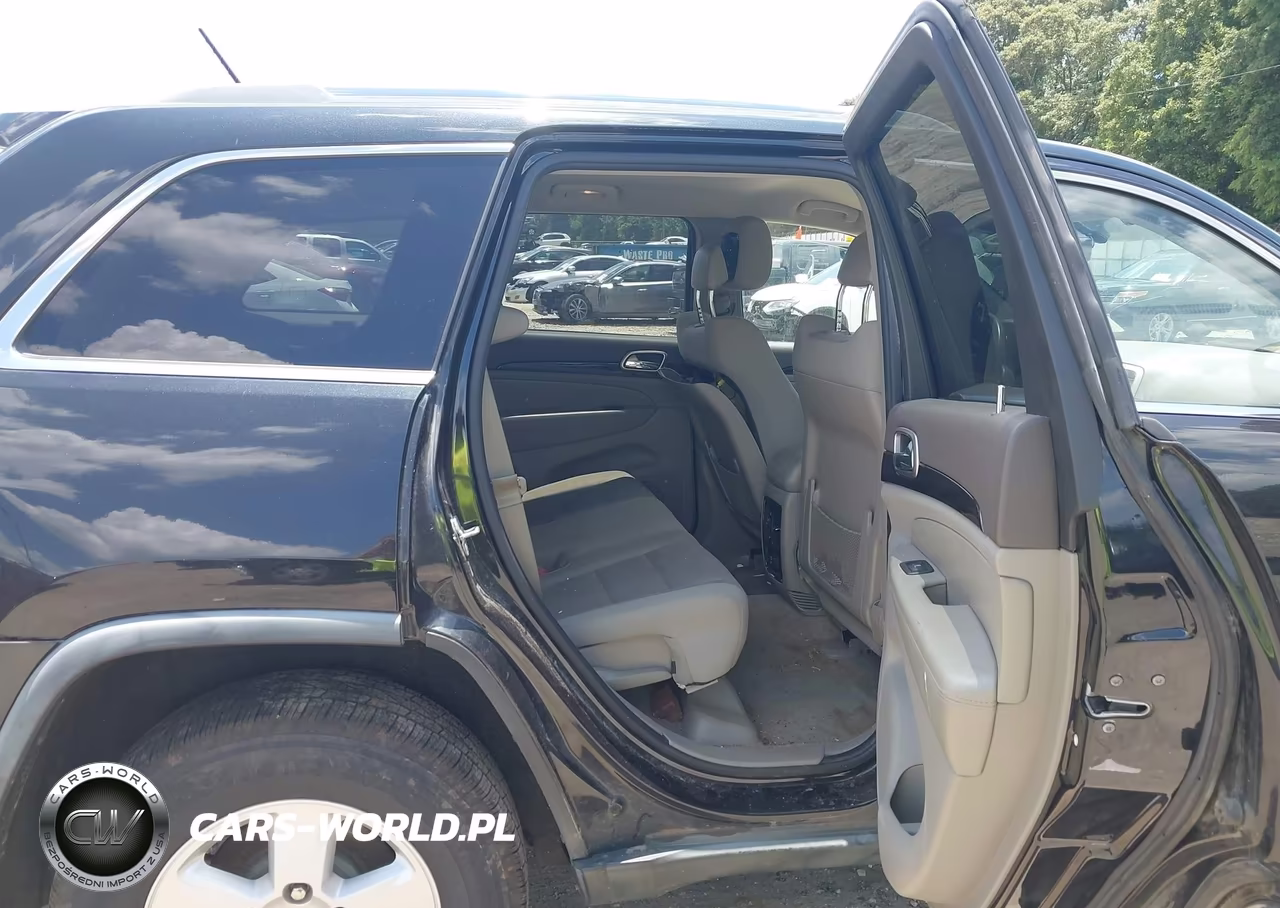 2011 Jeep Grand Cherokee Laredo VIN:1J4RS4GG9BC574720 - 8