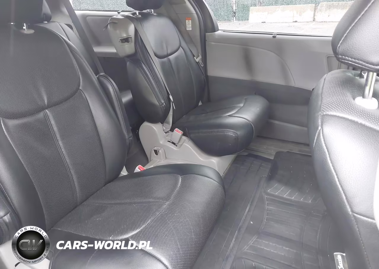 2018 Toyota Sienna Le 8 Passenger VIN:5TDKZ3DC5JS946369 - 8