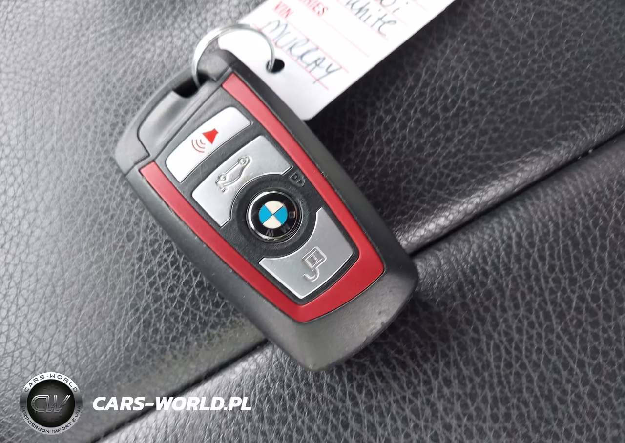 2018 BMW 330I xDrive VIN:WBA8D9C56JA607550 - 11