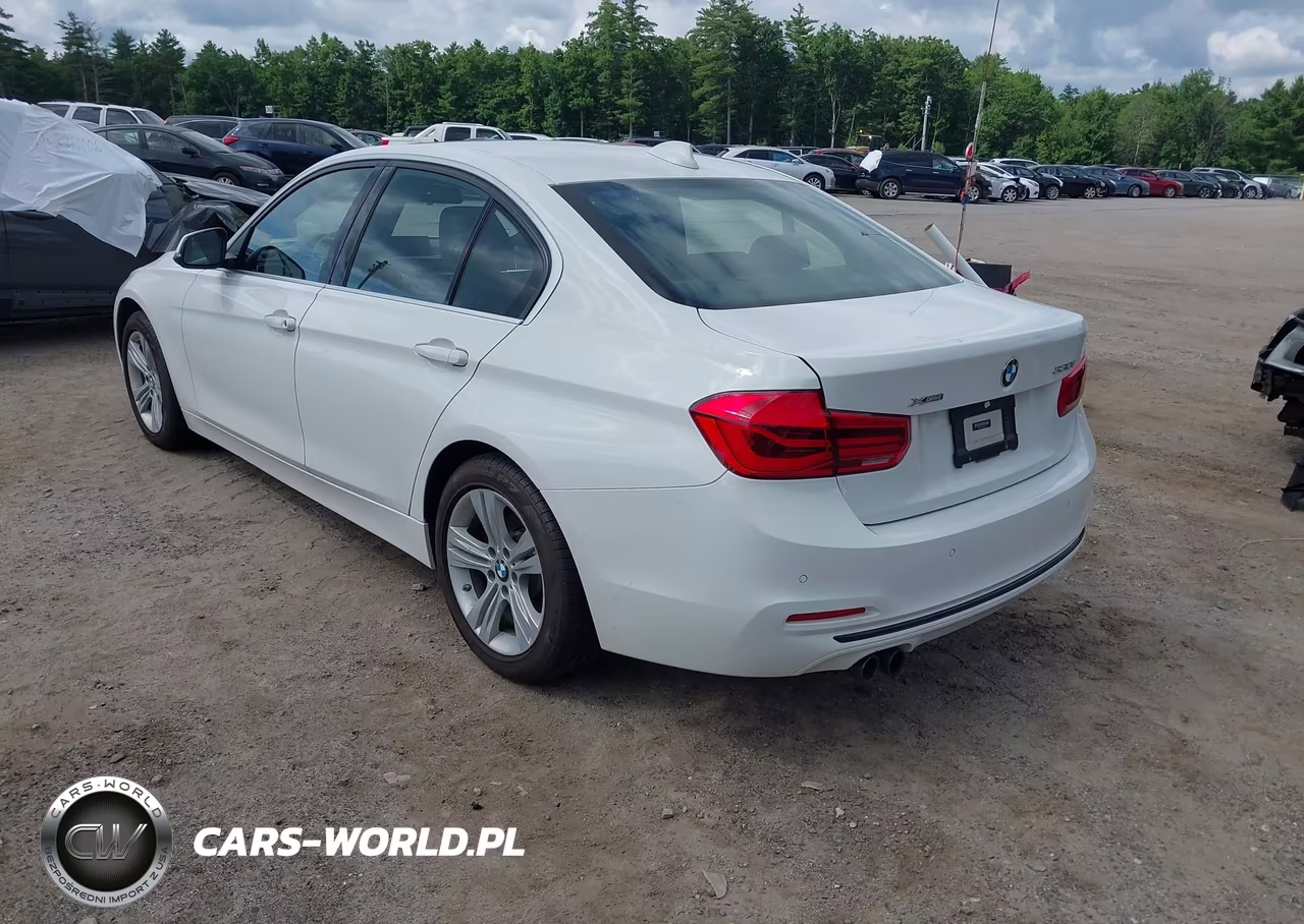 2018 BMW 330I xDrive VIN:WBA8D9C56JA607550 - 3