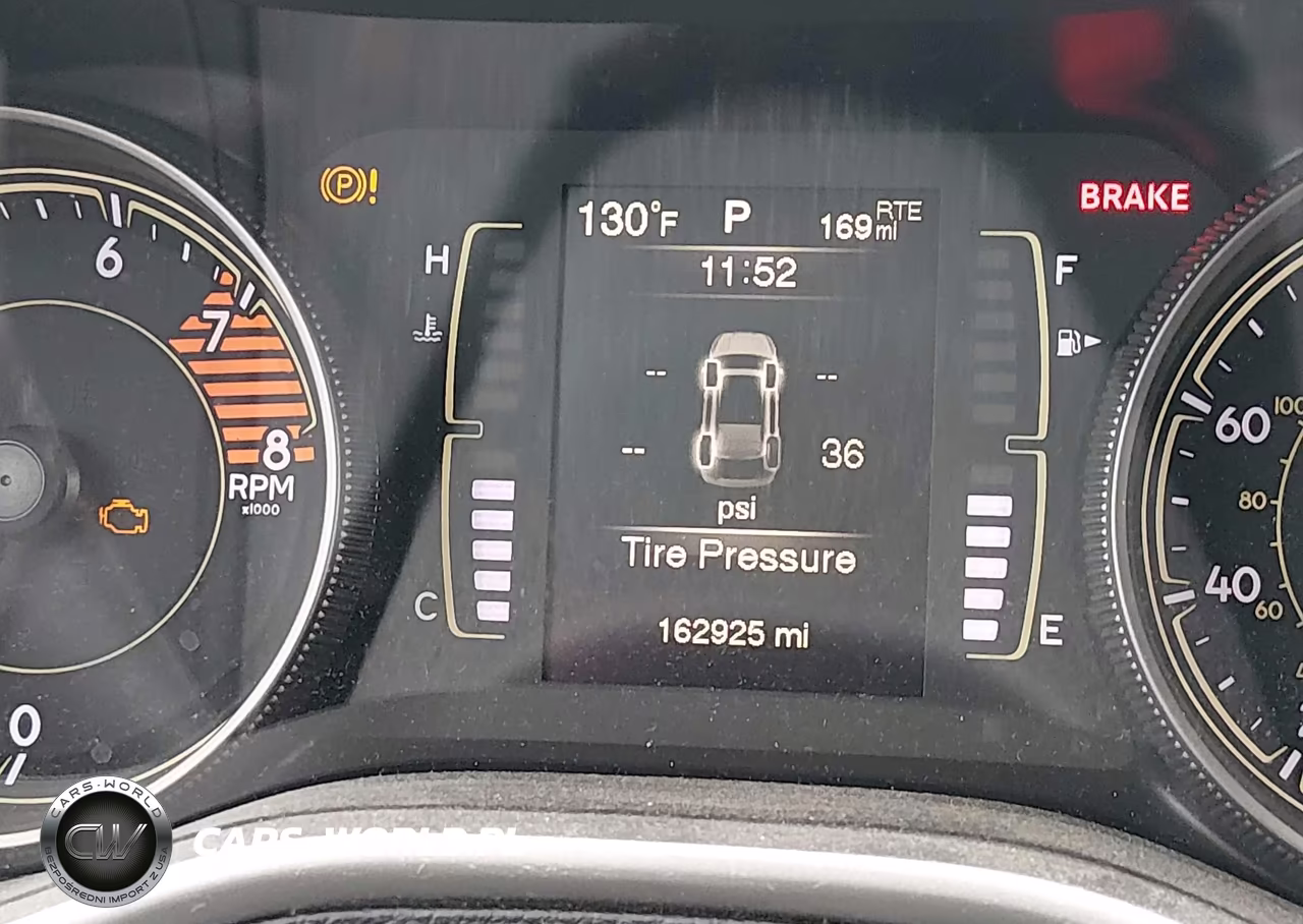 2018 Jeep Cherokee Latitude Plus 4X4 VIN:1C4PJMLX9JD522406 - 15