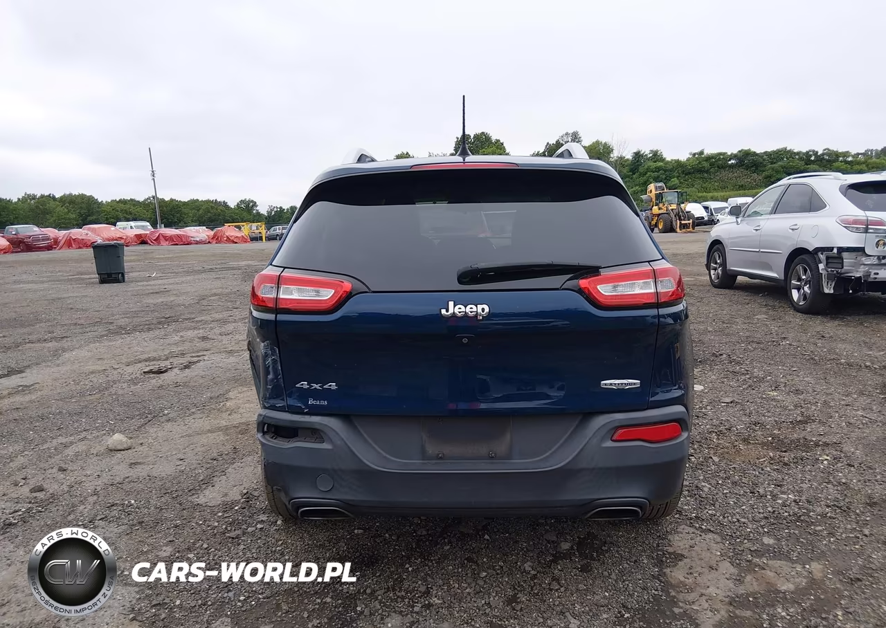 2018 Jeep Cherokee Latitude Plus 4X4 VIN:1C4PJMLX9JD522406 - 16
