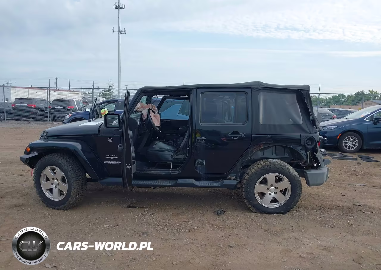 2008 Jeep Wrangler Unlimited Sahara VIN:1J4GA59128L638226 - 13