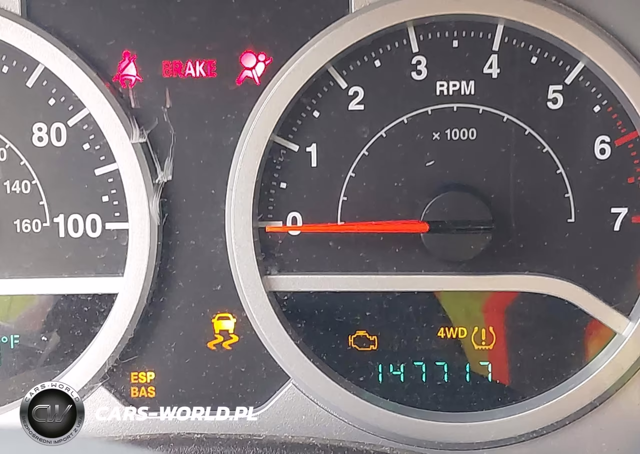 2008 Jeep Wrangler Unlimited Sahara VIN:1J4GA59128L638226 - 14