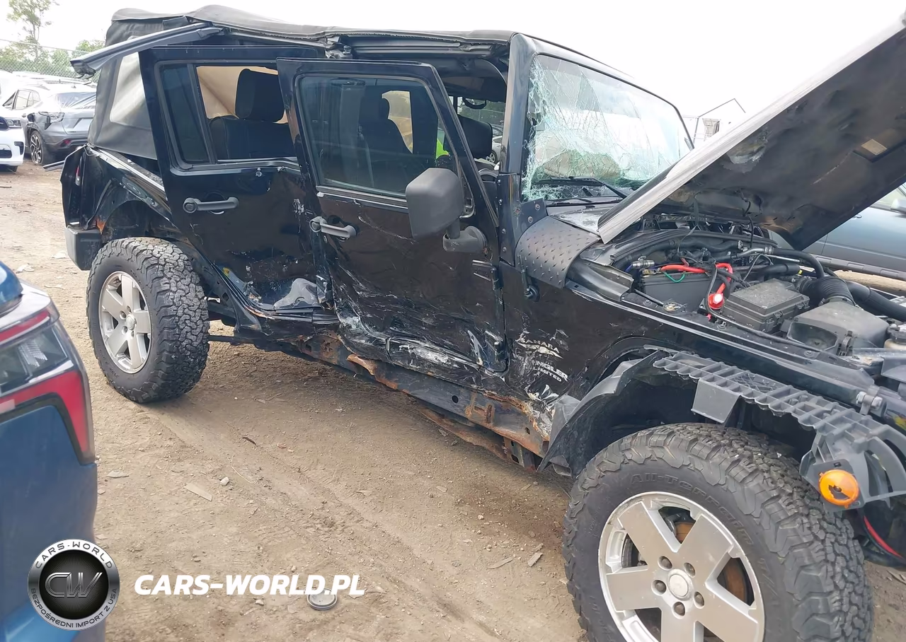 2008 Jeep Wrangler Unlimited Sahara VIN:1J4GA59128L638226 - 5