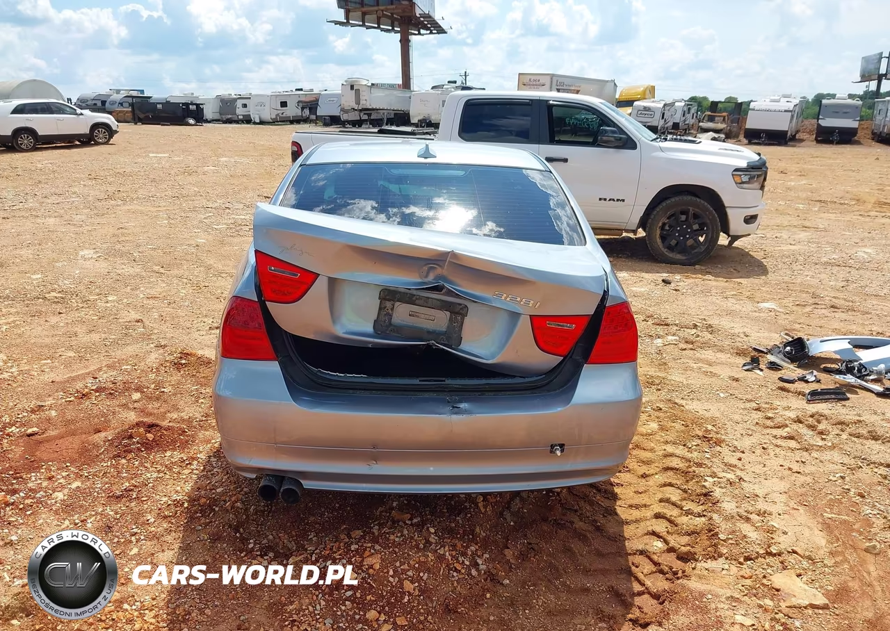 2011 BMW 328I xDrive VIN:WBAPK7G51BNN85192 - 17