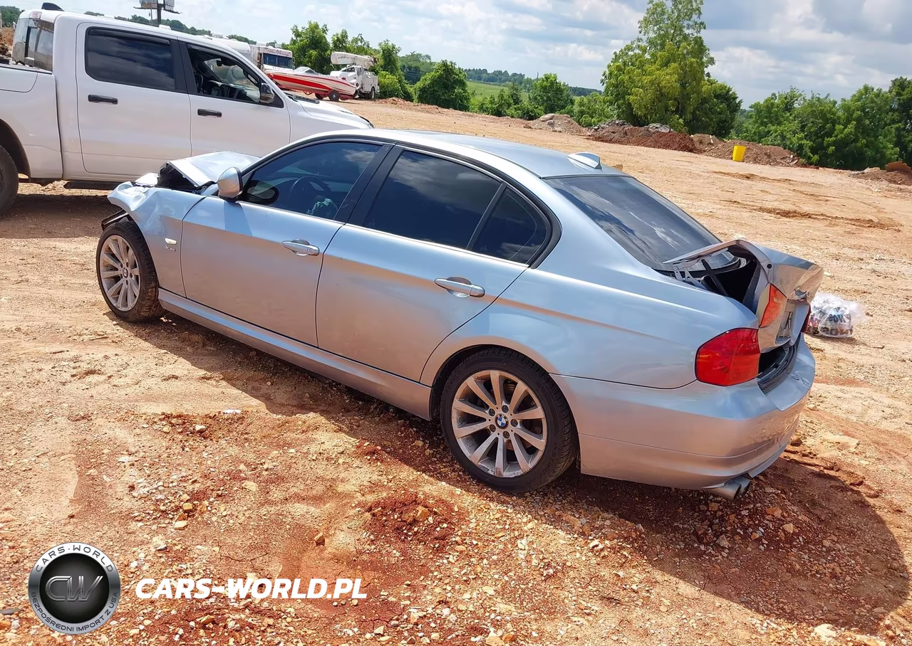 2011 BMW 328I xDrive VIN:WBAPK7G51BNN85192 - 3