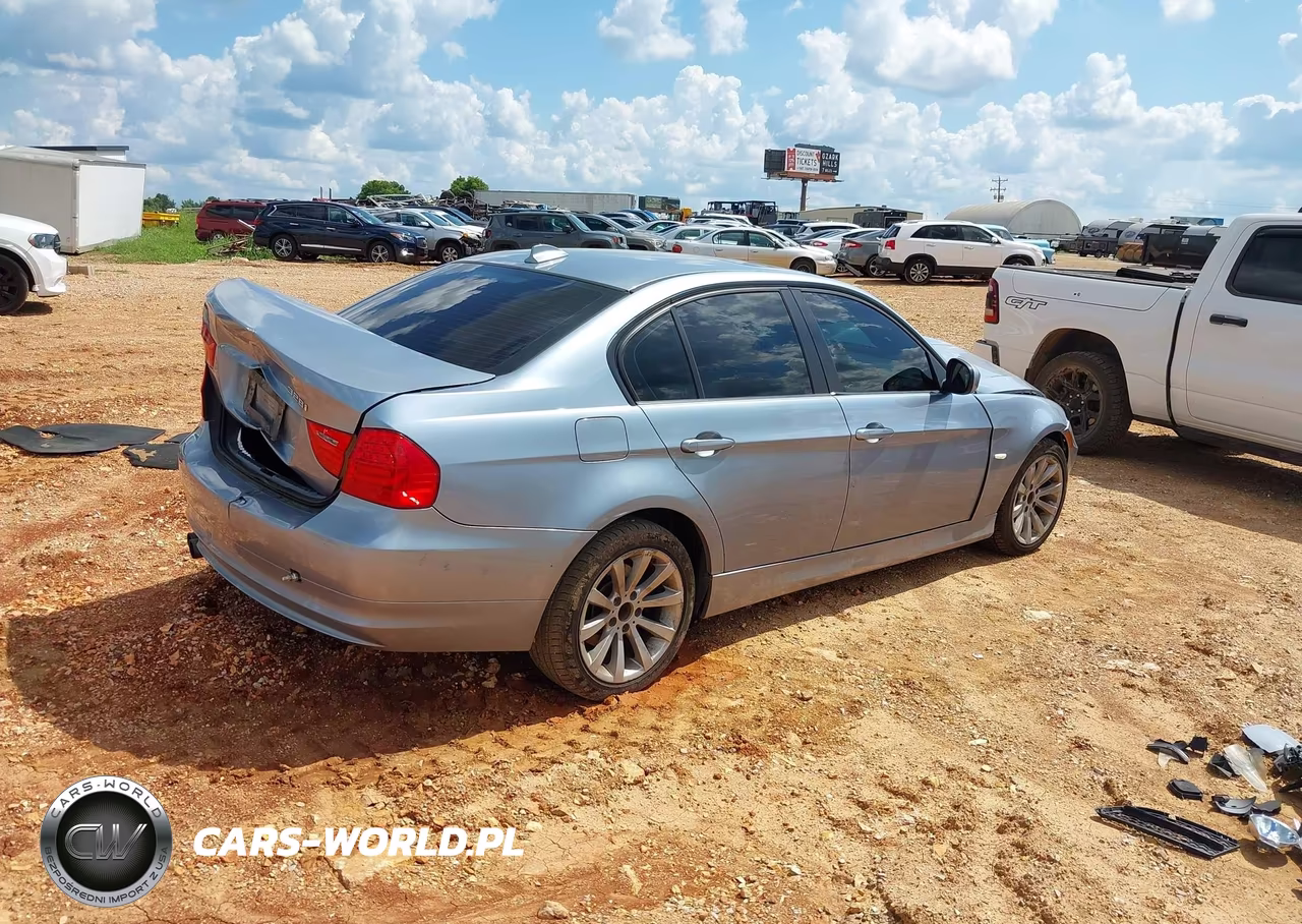 2011 BMW 328I xDrive VIN:WBAPK7G51BNN85192 - 4