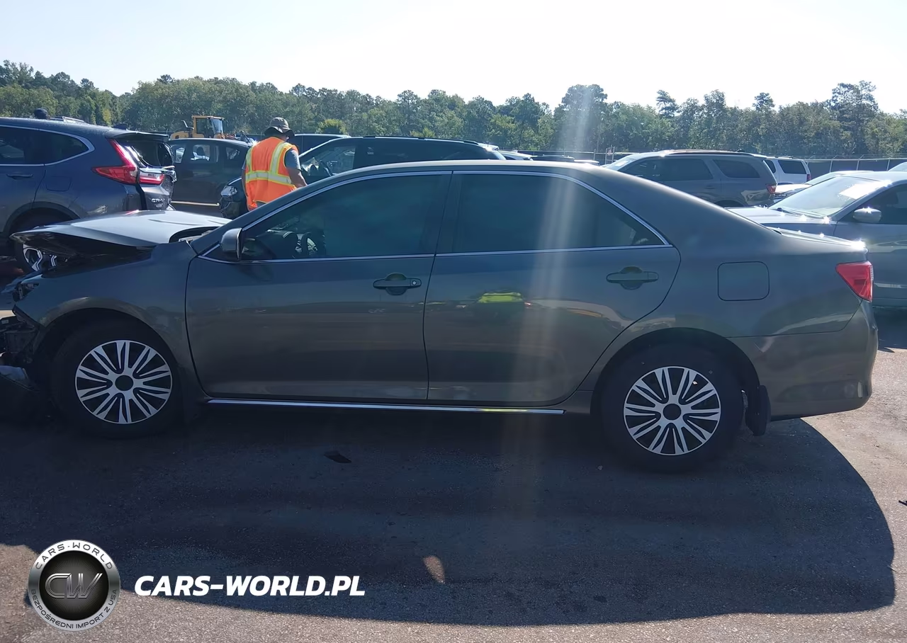 2013 Toyota Camry Le VIN:4T1BF1FK1DU675324 - 14