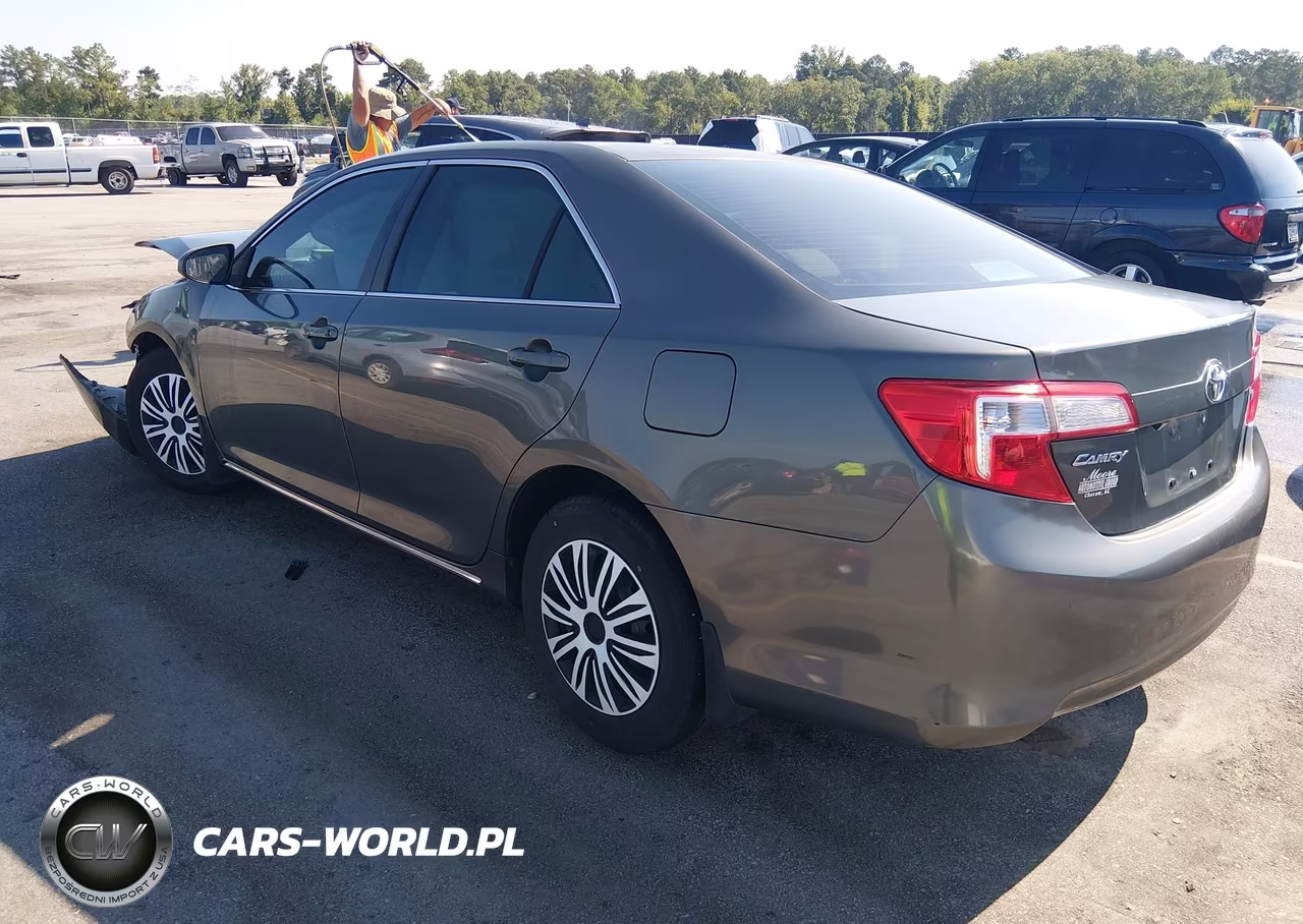 2013 Toyota Camry Le VIN:4T1BF1FK1DU675324 - 3