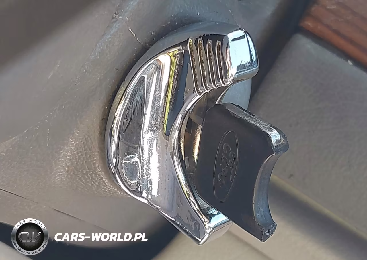 1996 Ford Crown Victoria Lx VIN:2FALP74W4TX128687 - 11